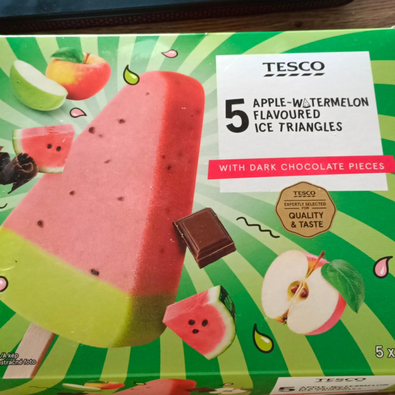 Fotografie - Apple-Watermelon Flavoured Ice Triangles with Dark Chocolate Pieces Tesco