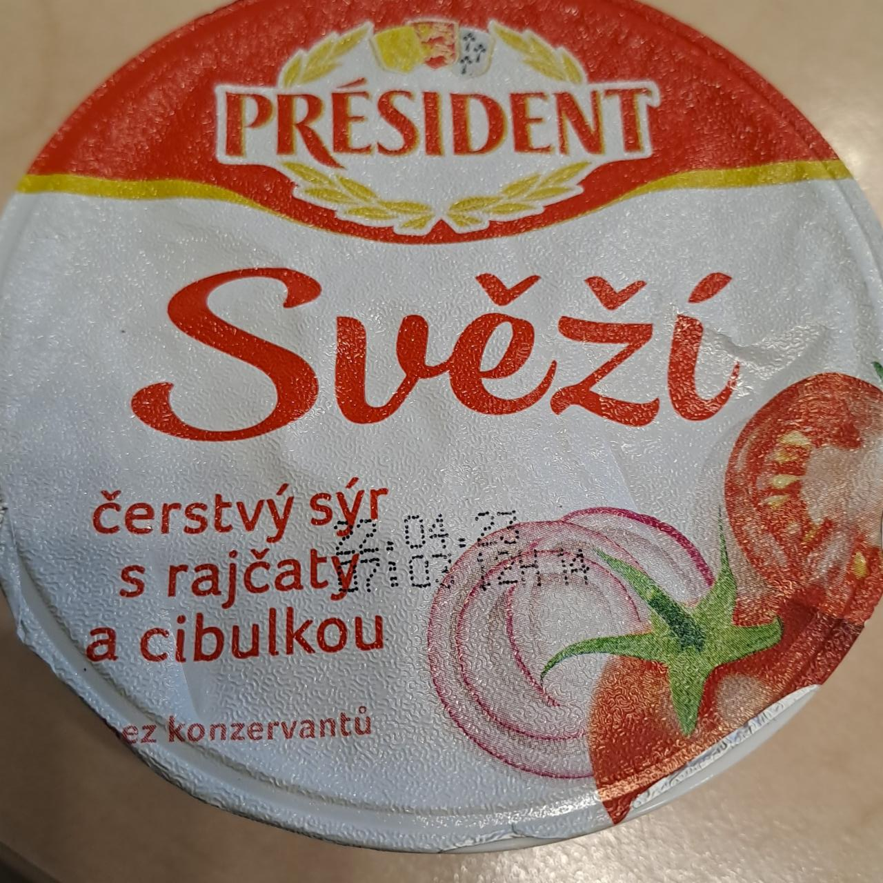 Fotografie - Svěží čerstvý sýr s rajčaty a cibulkou Président
