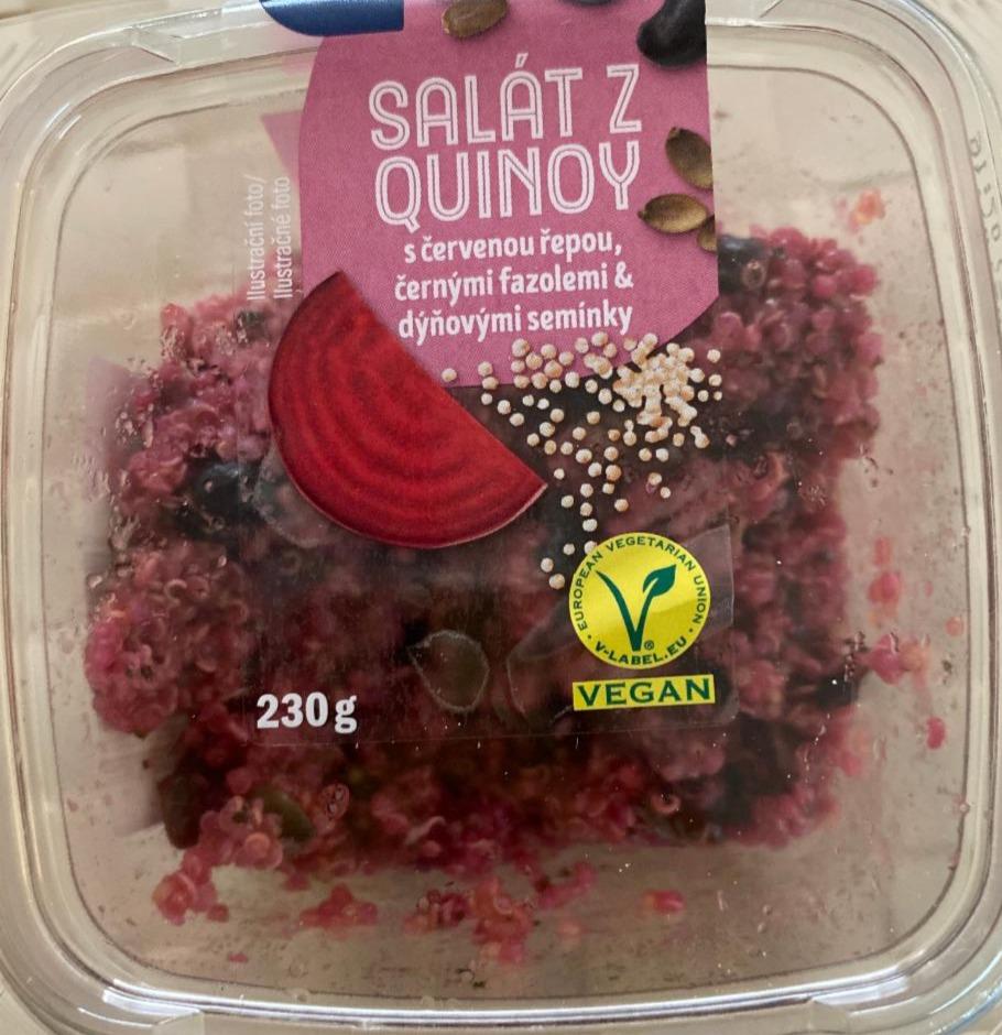 Fotografie - Salát z Quinoy s červenou řepou, černými fazolemi a dýňovými semínky Chef Select