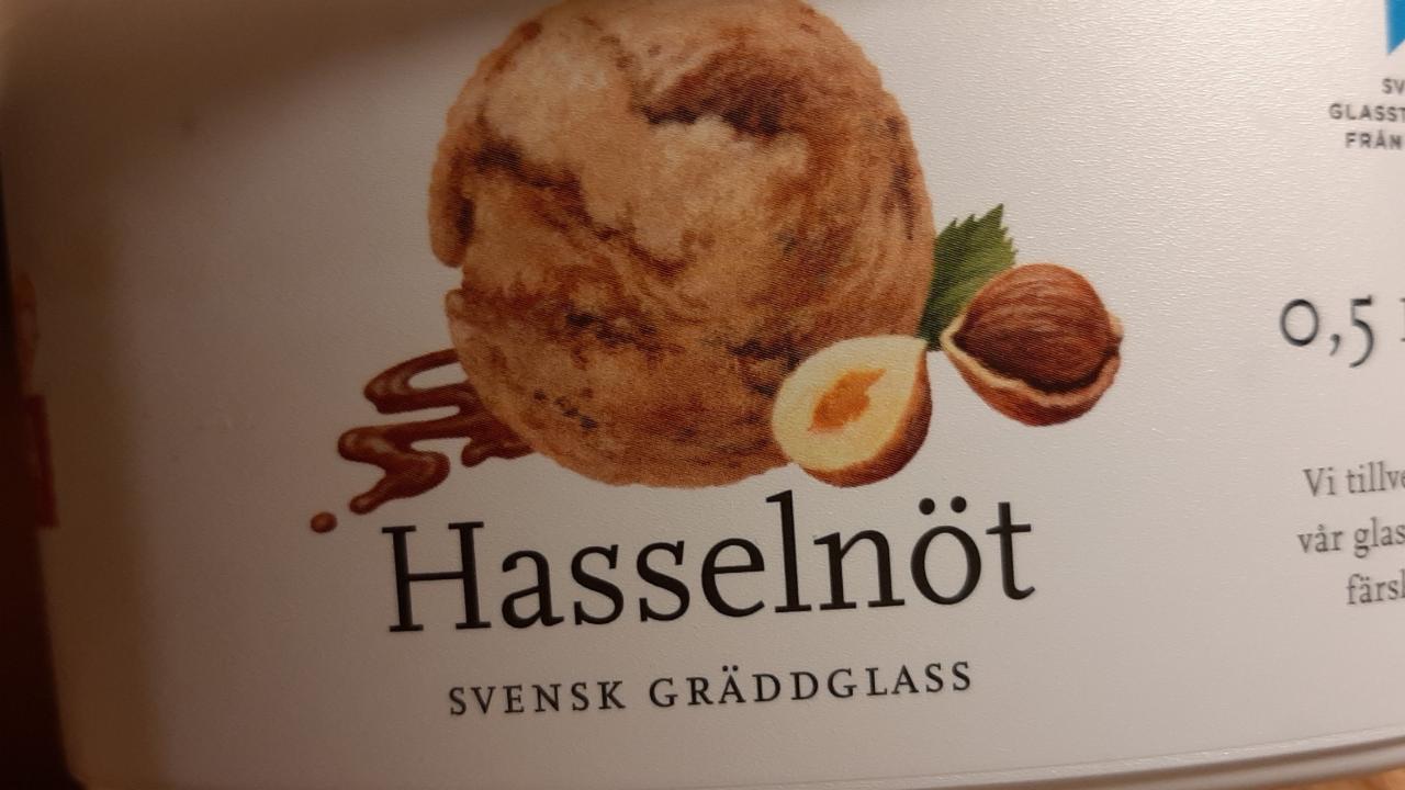 Fotografie - Hasselnöt svensk gräddglass (lískooříšková zmrzlina) SIA Glass