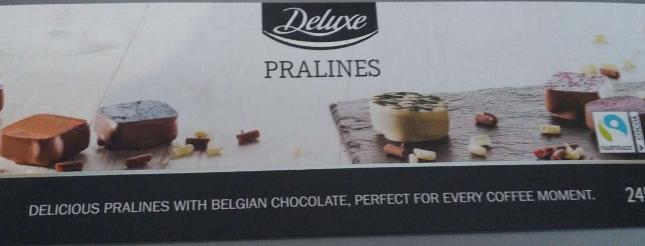 Fotografie - Delicious Pralines with Belgian chocolate Deluxe