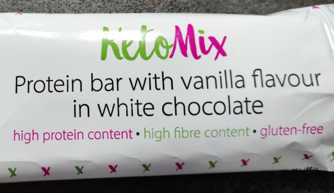 Fotografie - Protein bar with vanilla flavour in white chocolate KetoMix