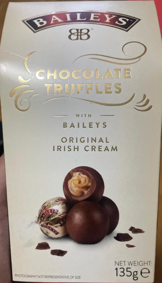 Fotografie - chocolate truffles with irish cream Baileys