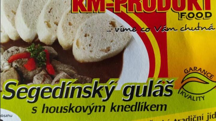 Fotografie - Segedínský guláš s houskovým knedlíkem KM-produkt