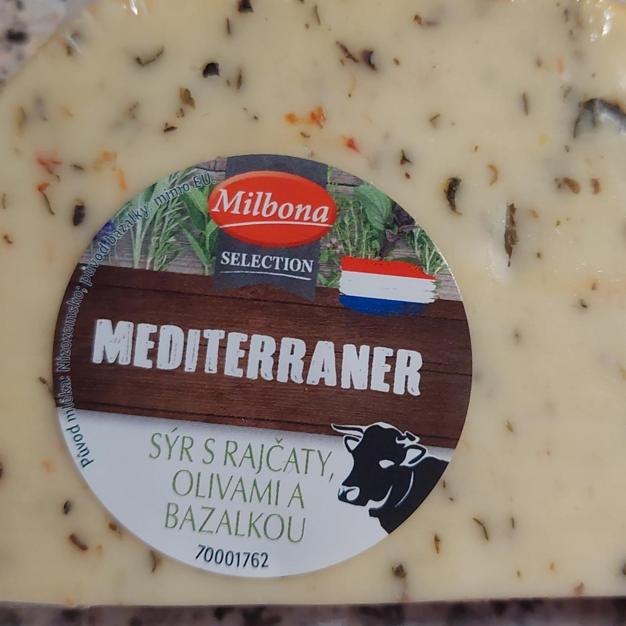 Fotografie - Mediterraner sýr s rajčaty, olivami a bazalkou Milbona