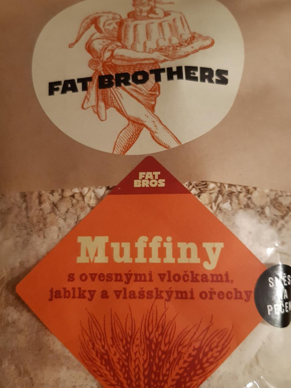 Fotografie - Muffiny s ovesnými vločkami, jablky a vlašskými ořechy Fat Brothers
