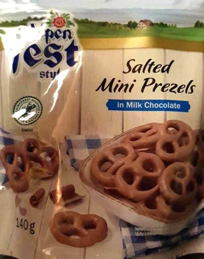 Fotografie - Salted Mini Prezels in milk chocolate Alpen fest style