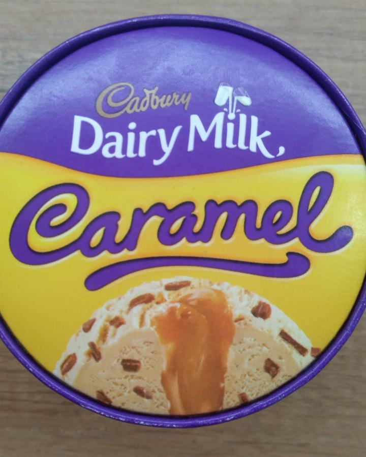 Fotografie - Dairy Milk Caramel ice cream with Caramel Core Cadbury