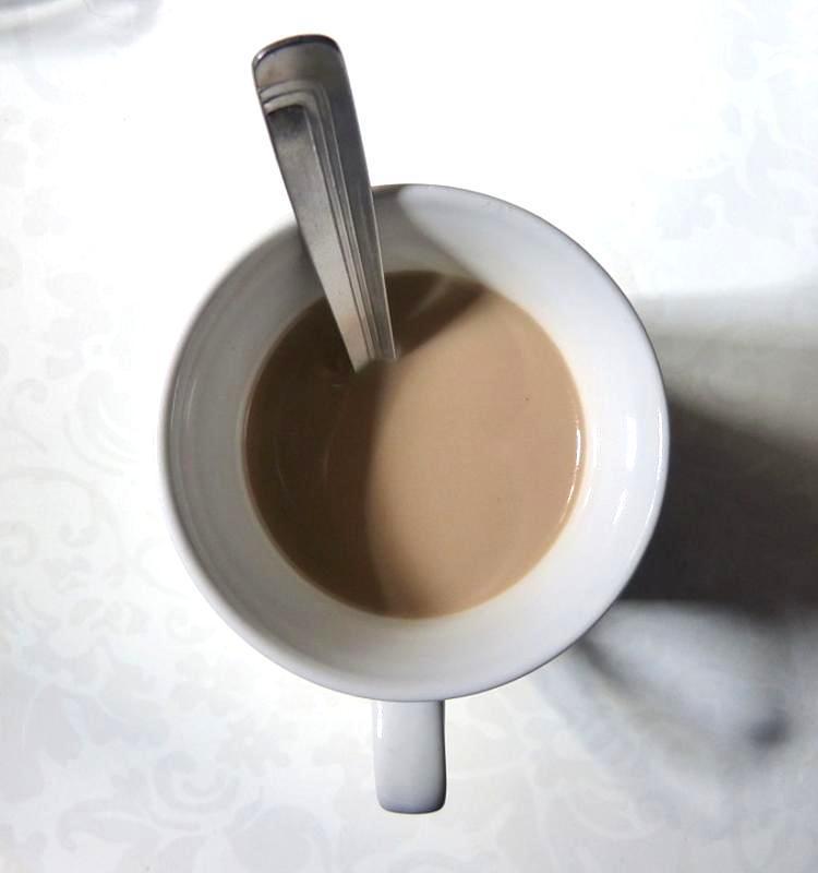 Fotografie - čaj s mlékem bez cukru