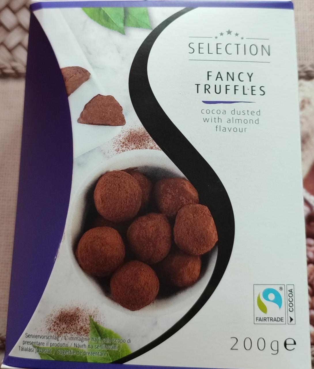 Fotografie - Fancy Truffles cocoa dusted with almond Selection