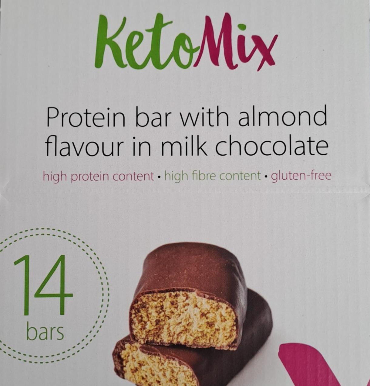 Fotografie - Proteinová tyčinka s příchutí mandlí v mléčné čokoládě Ketomix