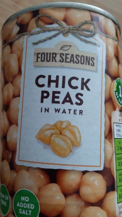 Fotografie - Four seasons Chick Peas in water