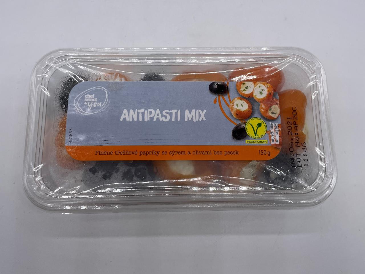 Fotografie - mix zelené a červené papričky plněné sýrem Antipasti Perla