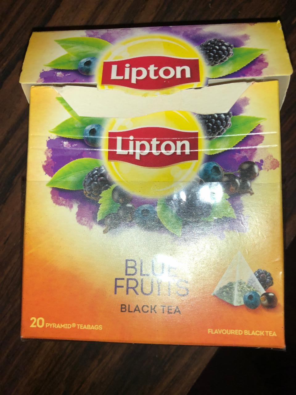 Fotografie - lipton blue fruits black tea
