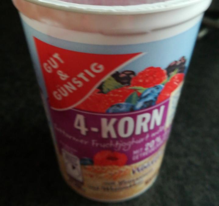 Fotografie - 4-korn joghurt nízkotučný jogurt s cereáliemi 1,5% lesní plody Gut&Günstig