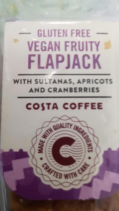 Fotografie - Vegan fruity flapjack with sultanas apricots and cranberries Costa Coffee