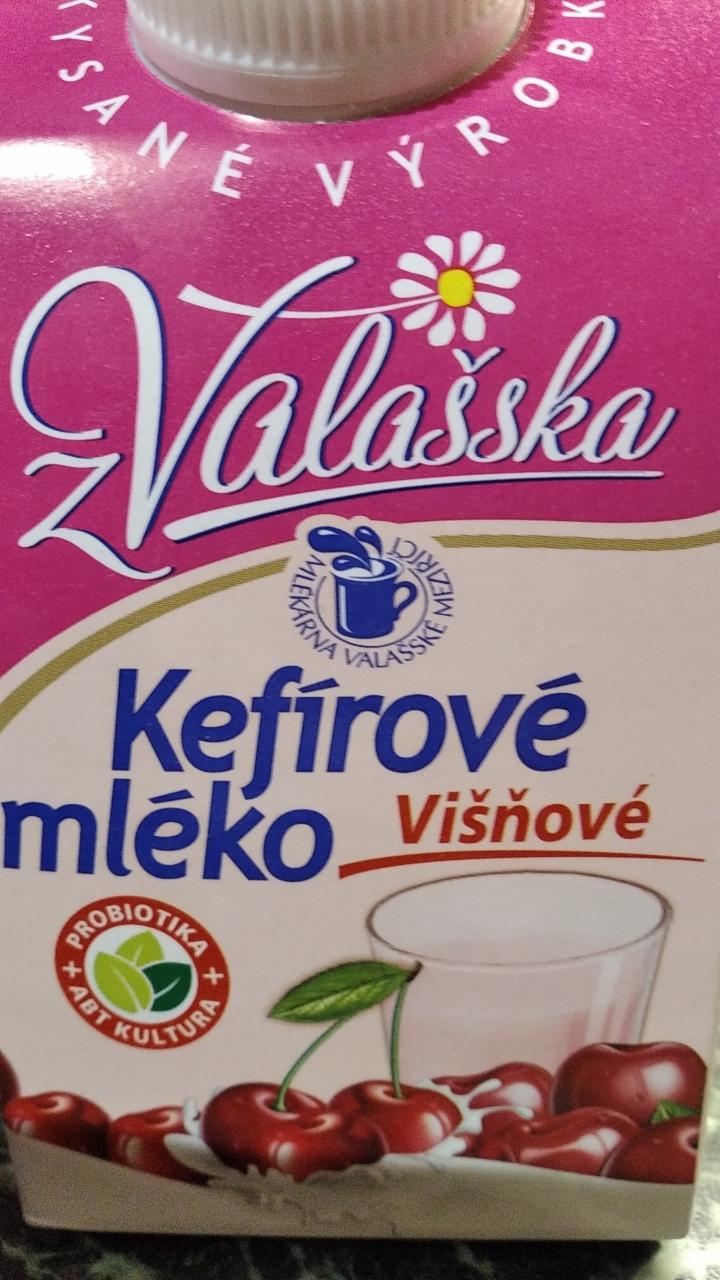 Fotografie - kefírové mléko nízkotučné višňové Mlékárna Valašské Meziříčí