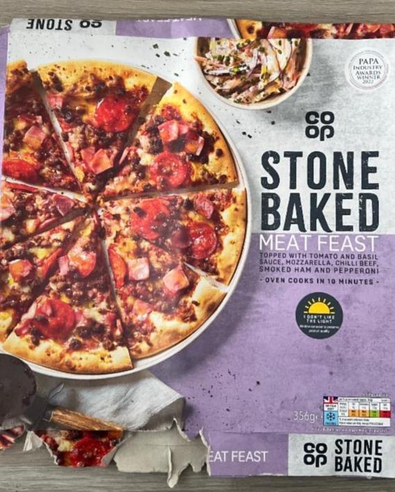 Fotografie - Stone Baked Meat Feast pizza Coop