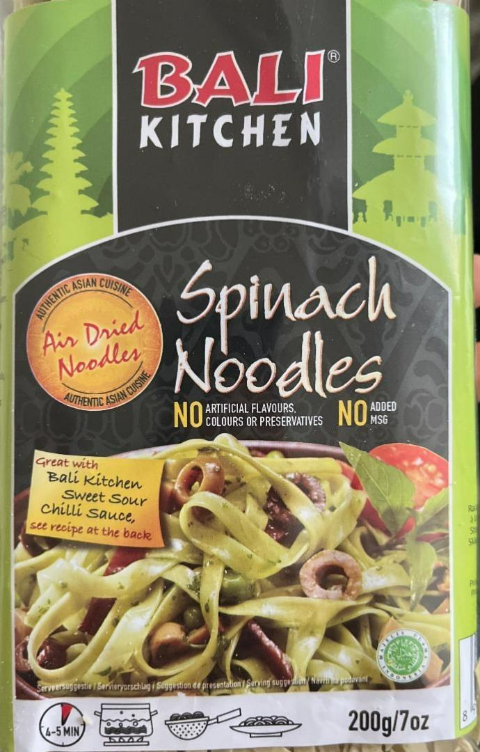 Fotografie - Spinach noodles Bali kitchen
