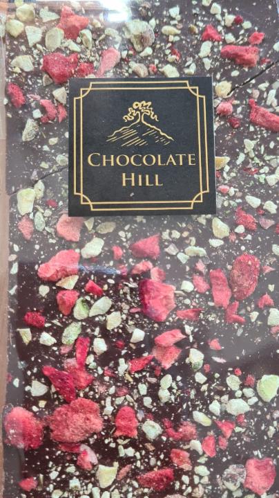 Fotografie - Chocolate Hill 77% tmavá čokoláda s pistáciemi a jahodami