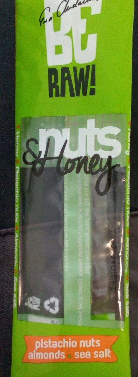 Fotografie - Nuts & Honey Pistachio nuts Almonds Sea Salt BE Raw