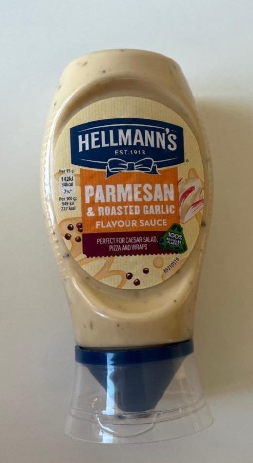 Fotografie - Parmesan & Roasted Garlic flavour Sauce Hellmann's