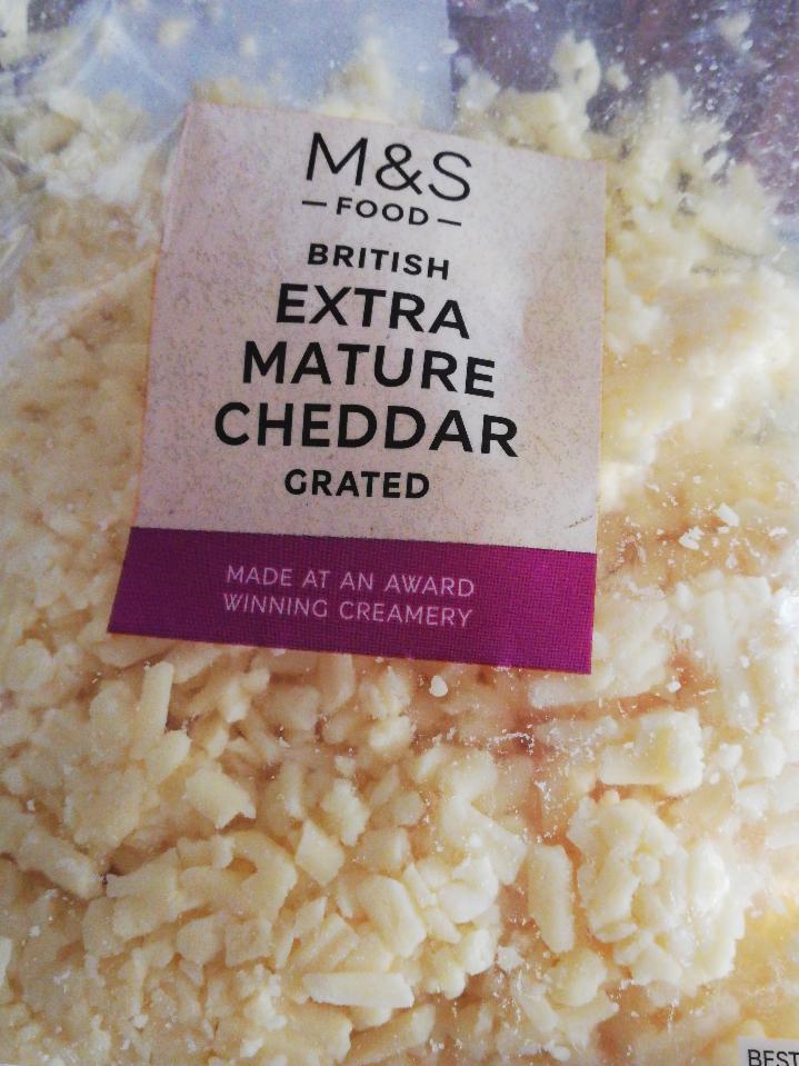Fotografie - British extra mature cheddar grated M&S Food