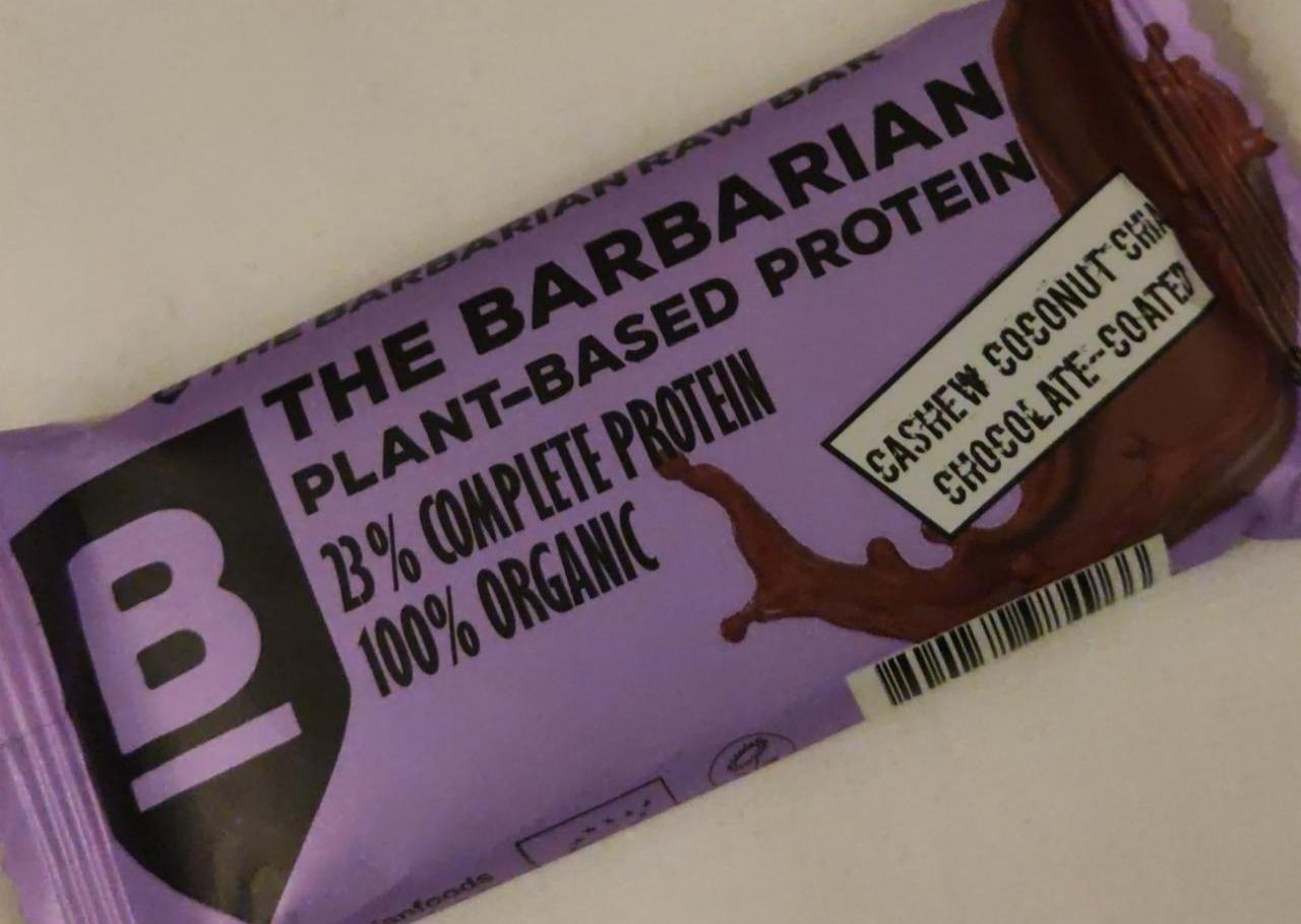 Fotografie - Plant-based protein cashew coconut chocolate-coated The Barbarian