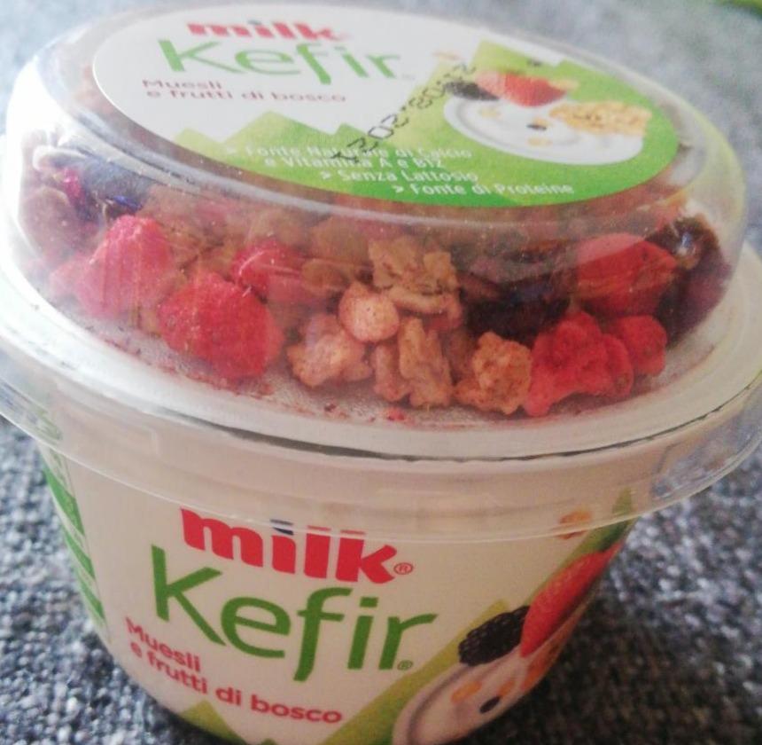 Fotografie - Kefir Milk muesli e frutti di bosco Milk