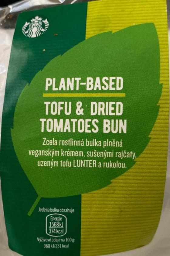 Fotografie - Plant-based tofu & dried tomatoes bun Starbucks