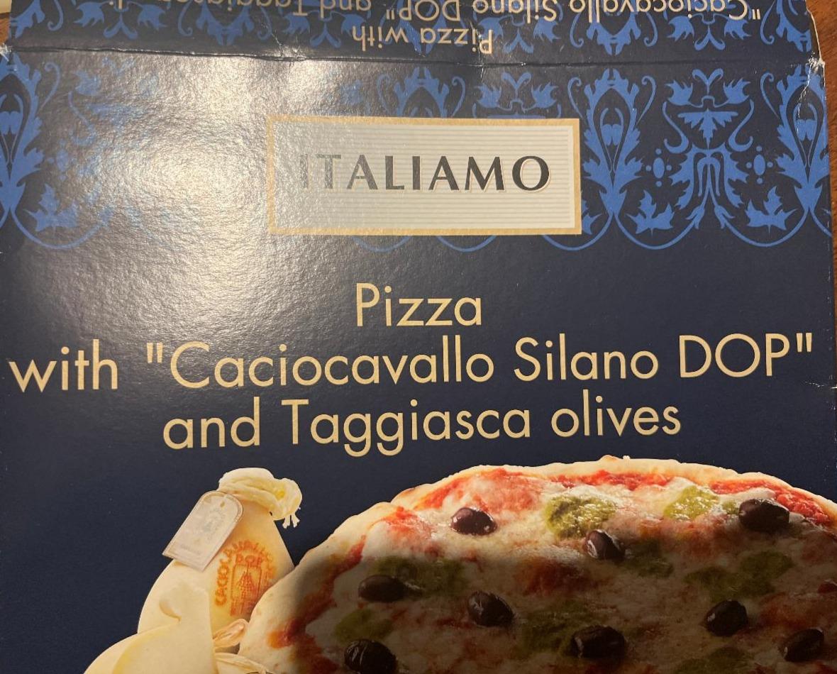 Fotografie - Italiamo Pizza with “Caciocavallo Silano DOP” and Taggiasca olives