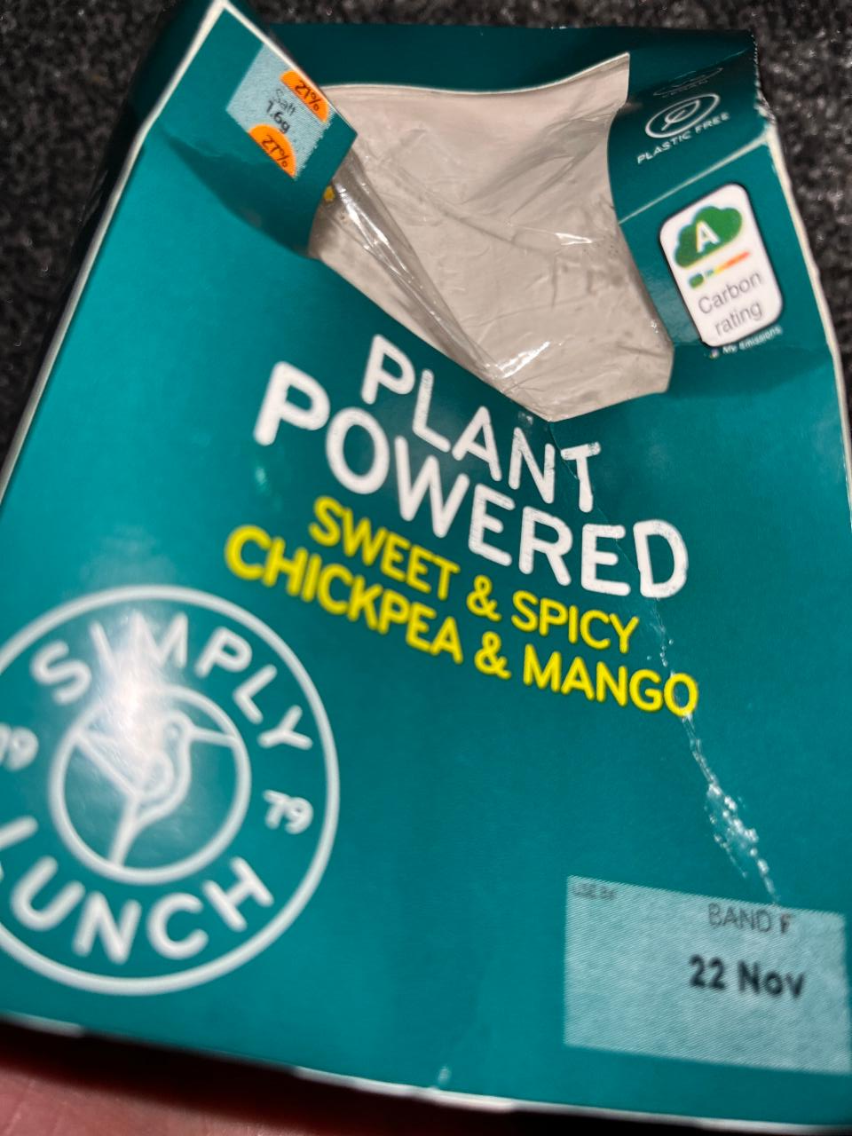 Fotografie - Plant powered sweet & spicy chickpea & mango Simply Lunch