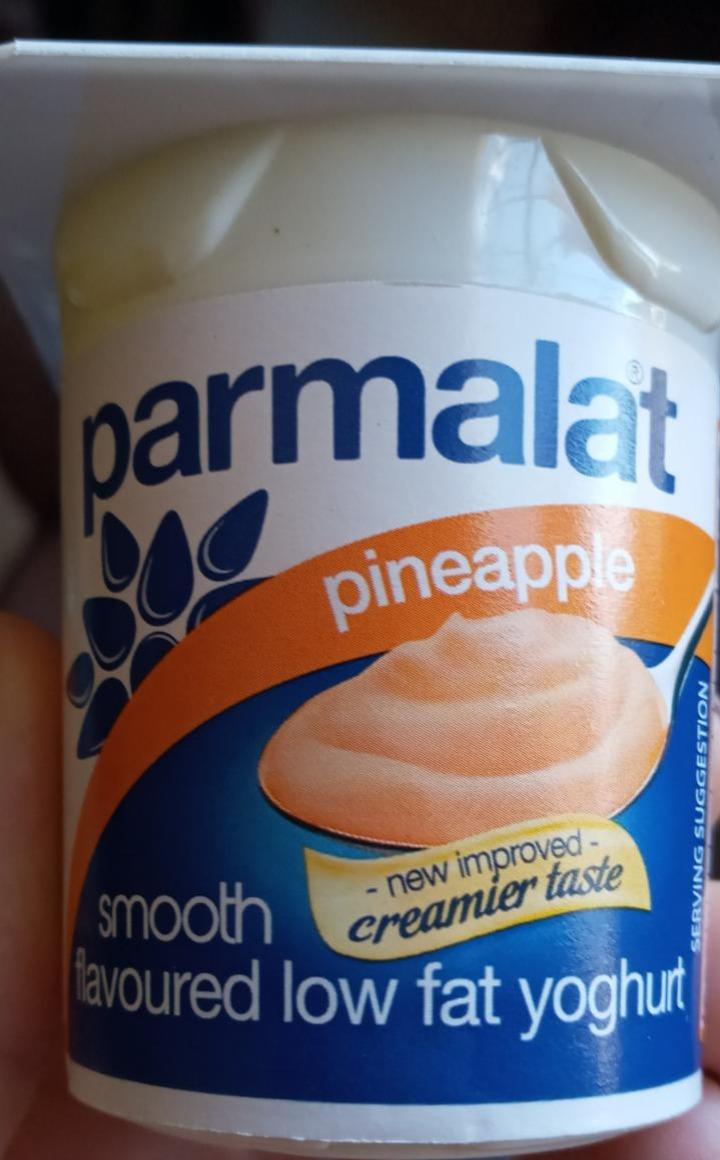 Fotografie - Smooth Flavoured Low Fat Yoghurt Pineapple Parmalat
