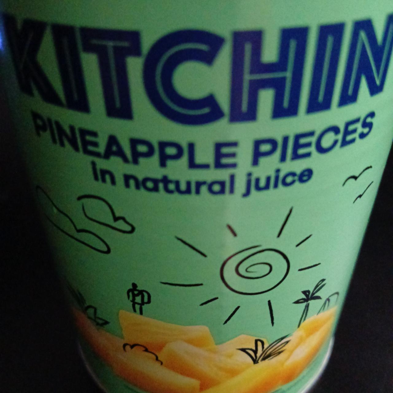 Fotografie - Pineapple pieces in natural juice Kitchin
