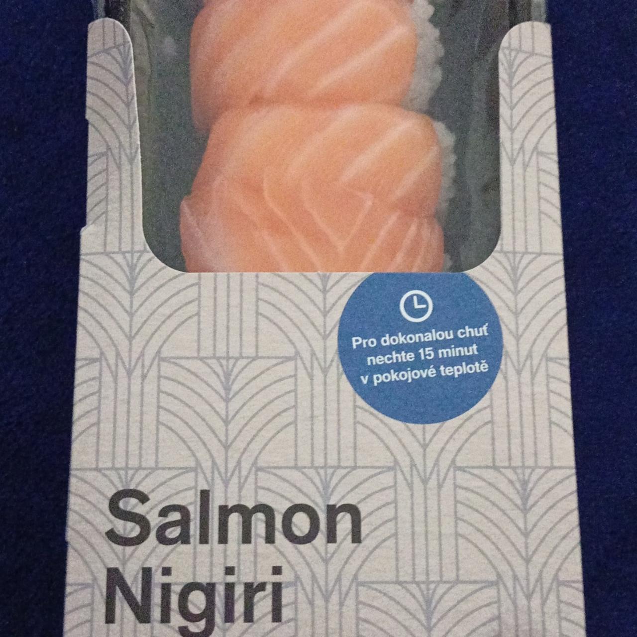 Fotografie - Salmon Nigiri Sushi Time