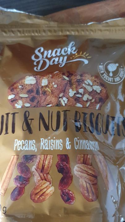 Fotografie - fruit&nut biscuits Snack Day