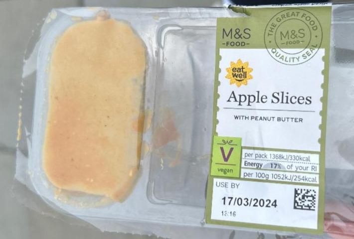 Fotografie - Apple Slices with peanut butter M&S Food
