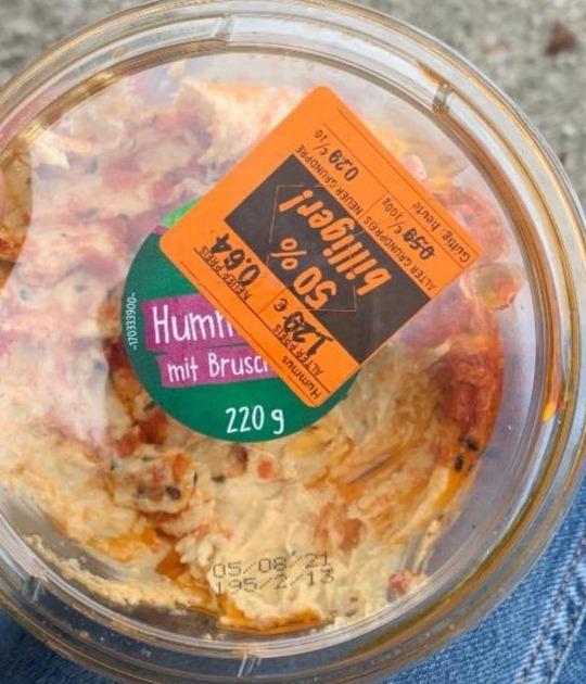 Fotografie - Hummus mit bruschetta