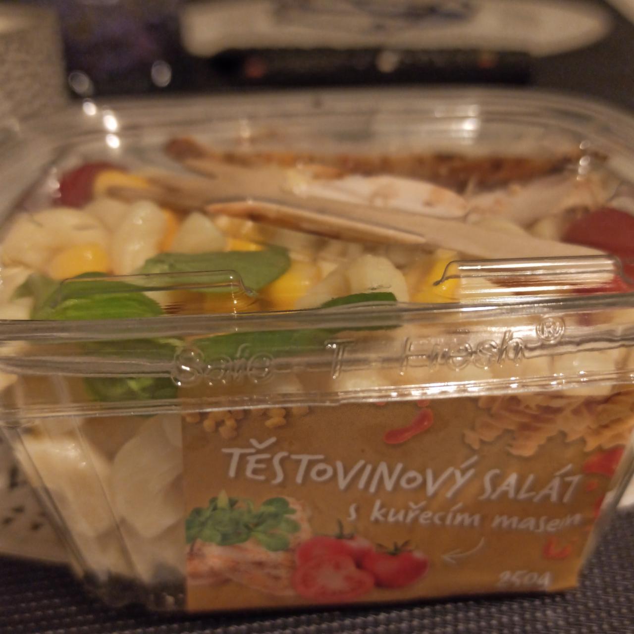 Fotografie - Těstovinový salát s kuřecím masem Mr.Grico