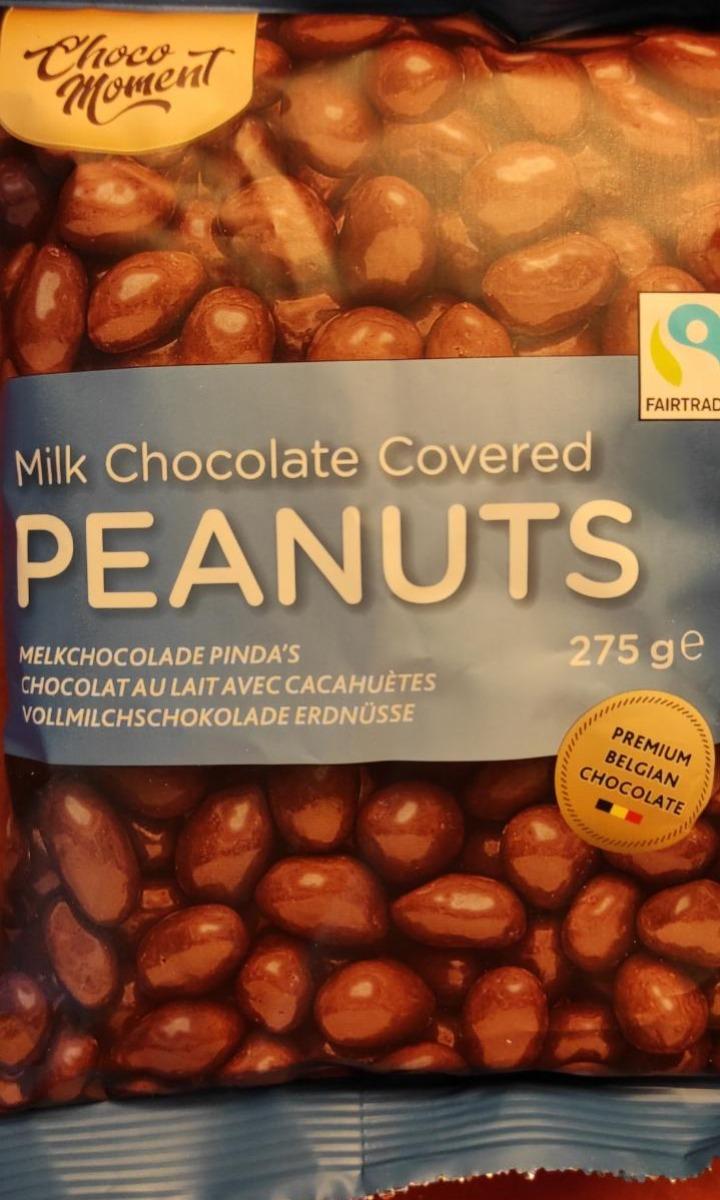 Fotografie - Milk chocolate covered Peanuts Choco Moment