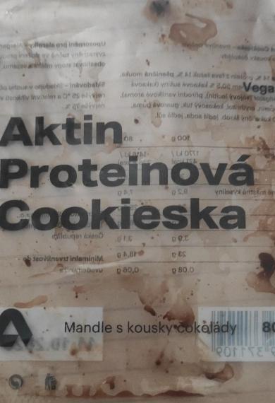 Fotografie - Aktin proteinová cookieska mandle s kousky čokolády