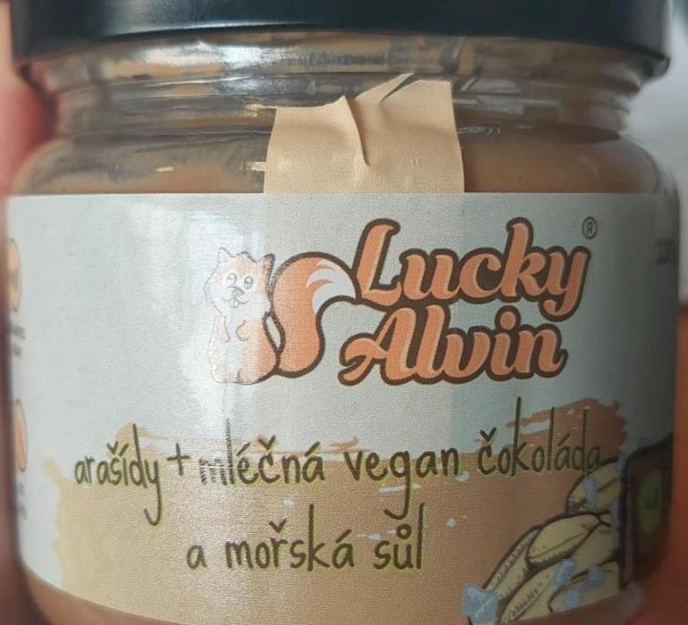 Fotografie - arašídy + mléčná vegan čokoláda a mořská sůl Lucky Alvin