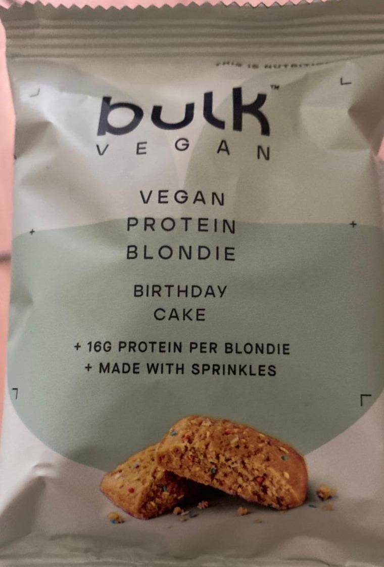 Fotografie - Vegan Protein Blondie Birthday Cake Bulk