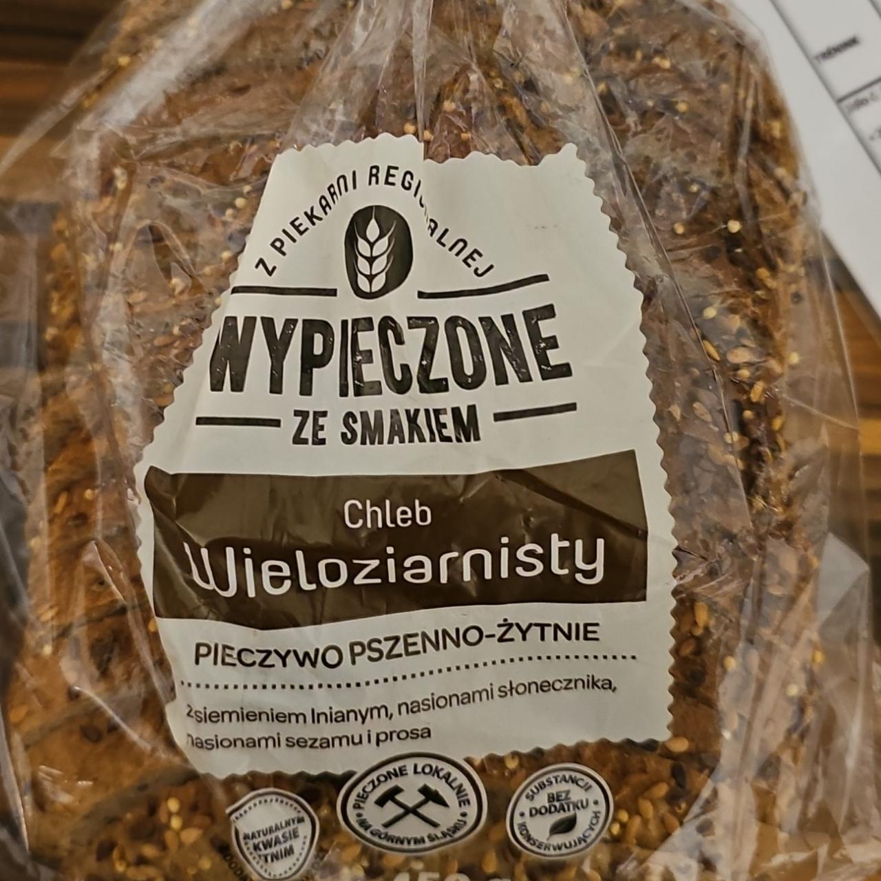 Fotografie - Chleb Wieloziarnisty pieczywo pszenno- żytnie Wypieczone ze smakiem