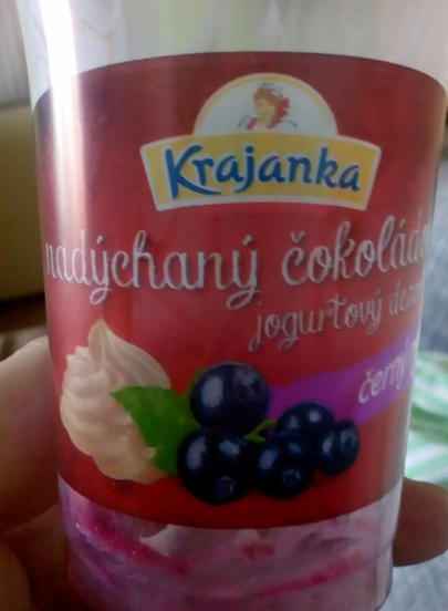 Fotografie - Nadýchaný čokoládový jogurtový dezert černý rybíz - Krajanka