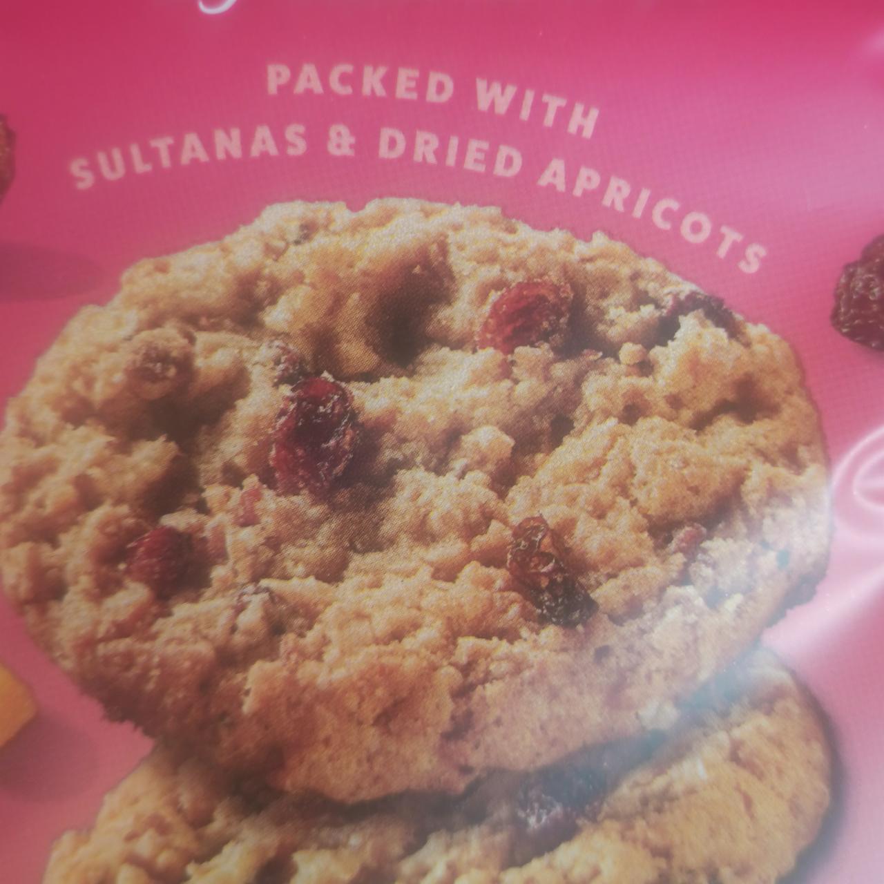 Fotografie - Fruity oat & sultana cookies by Sainsbury's