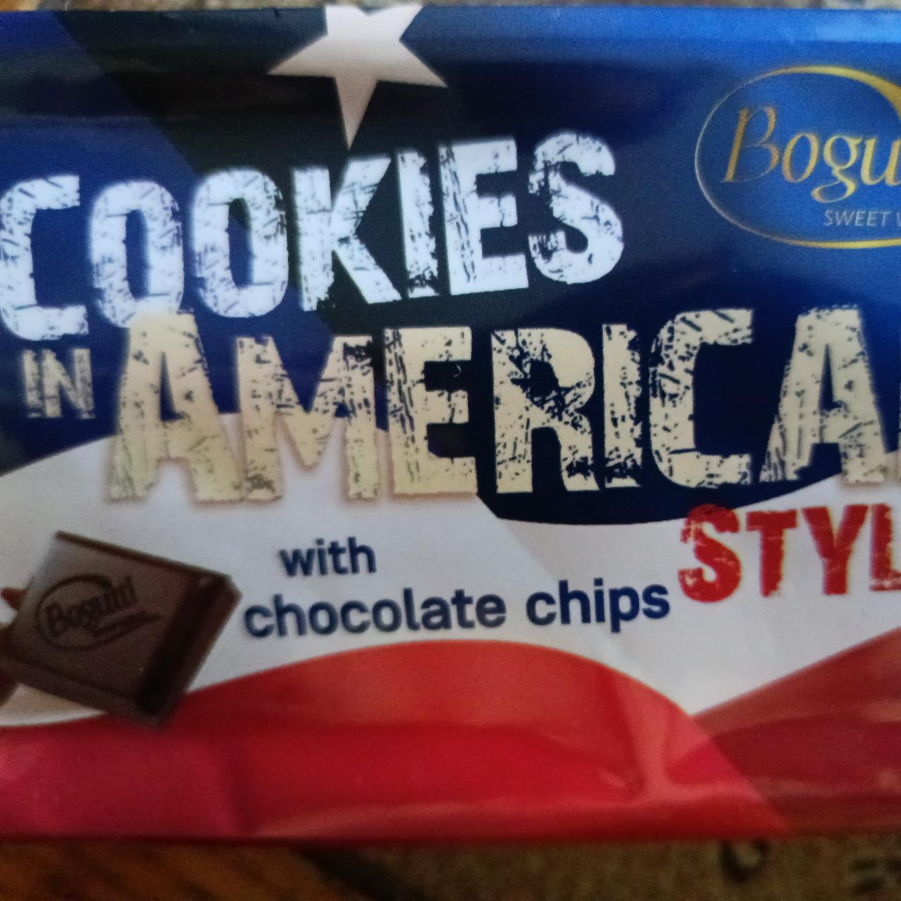 Fotografie - Cookies in American with chocolate chips