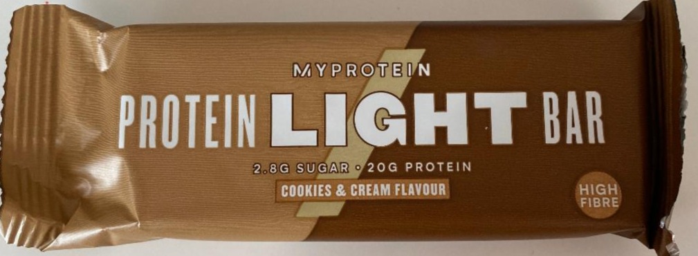 Fotografie - Protein Light bar cookies & cream flavour Myprotein