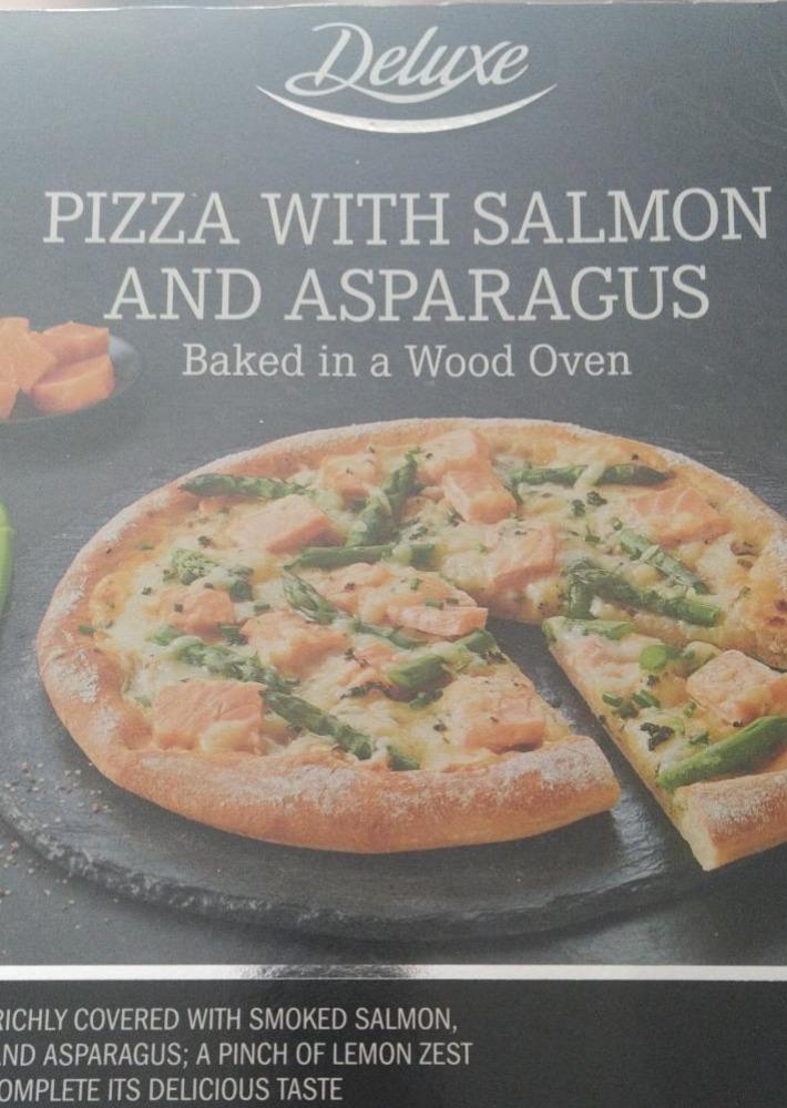 Fotografie - Pizza with Salmon and Asparagus Deluxe