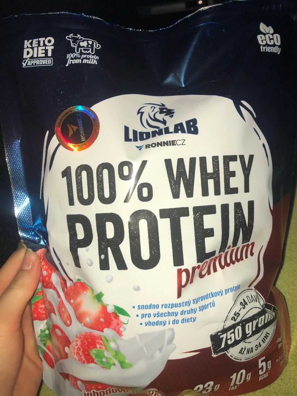 Fotografie - 100% Whey Protein premium jahodové potěšení Lionlab